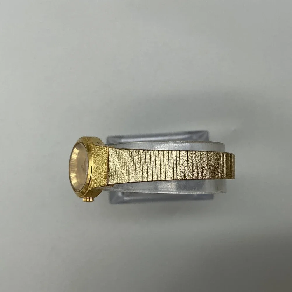 Vintage Seiko Womens Watch 20mm Gold Tone Champagne Dial 8Y21-0010 New Battery